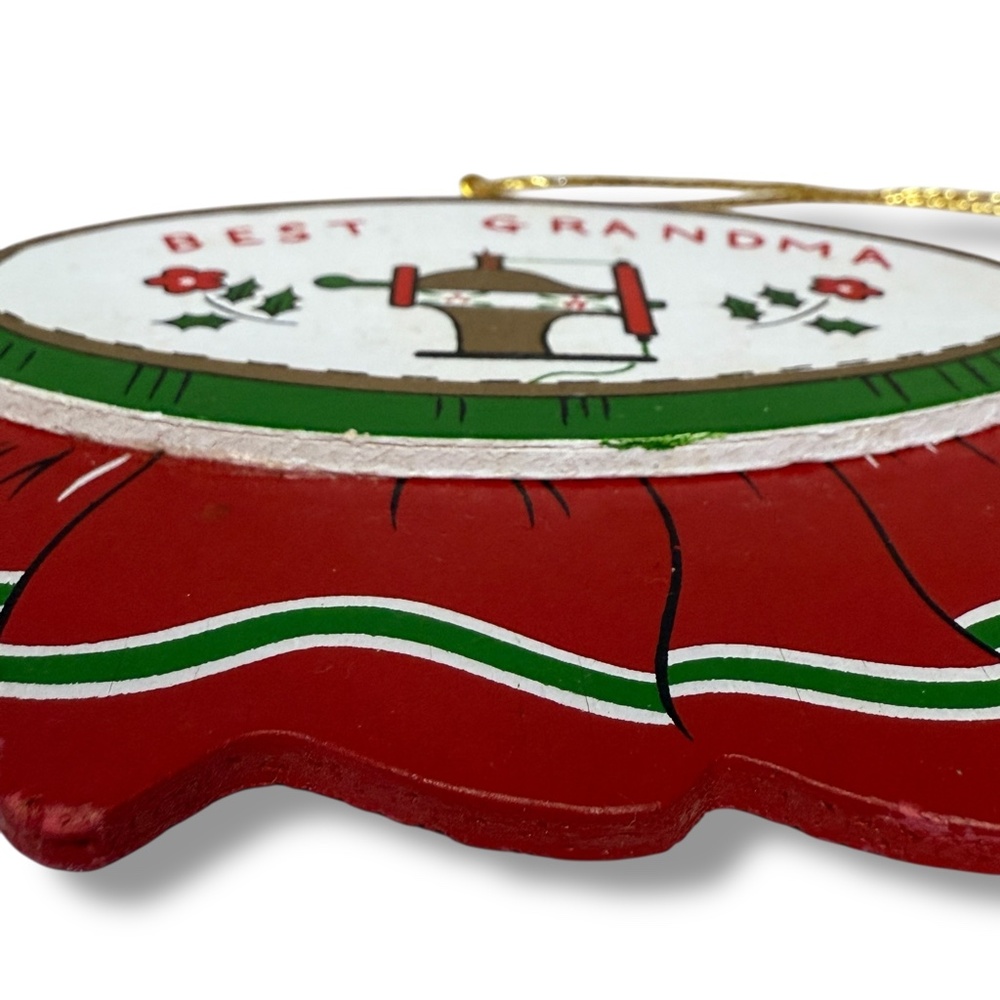 Vintage 1992 Best Grandma Painted Wood Sewing Machine Christmas Ornament‎ - Picture 2 of 3